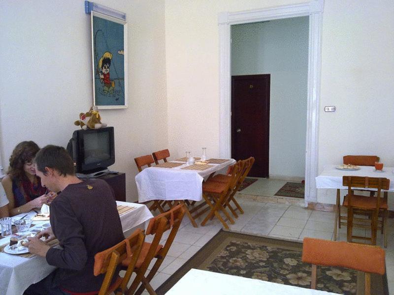 Transit Alexandria Hostel Bagian luar foto